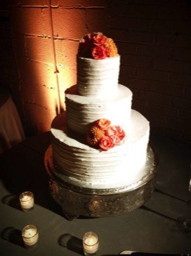 cake pinspotting and uplighting